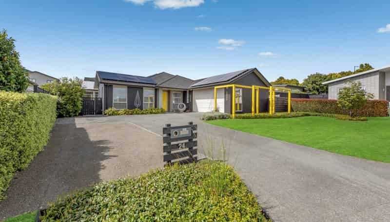 24 Lydiard Place, Beachlands