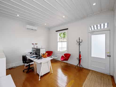 COLLEGE HILL STANDOUT
