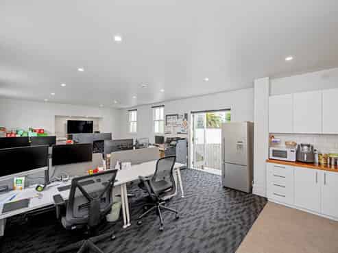 COLLEGE HILL STANDOUT
