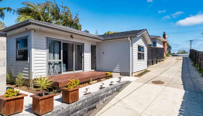 74A&B Awaroa Road, Sunnyvale