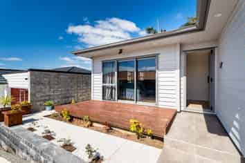 74A&B Awaroa Road, Sunnyvale