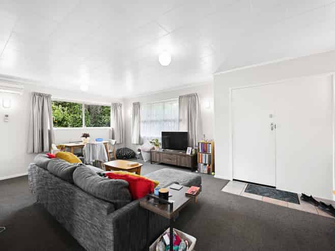 13A Lorraine Place, Glenview