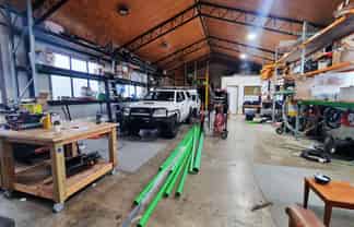 205M² PENROSE WORKSHOP
