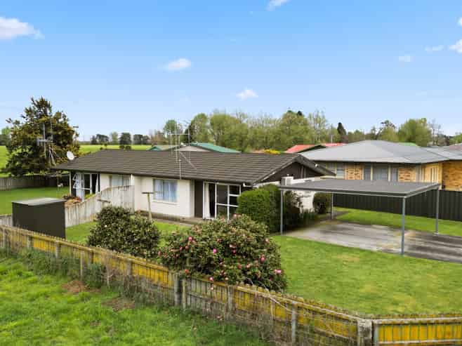 57A Saxbys Road, Deanwell