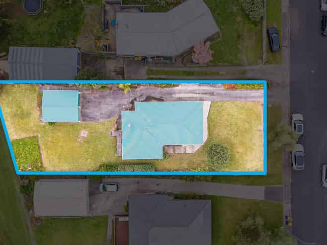 99 Riverpark Crescent, Henderson