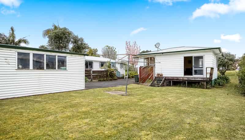 99 Riverpark Crescent, Henderson