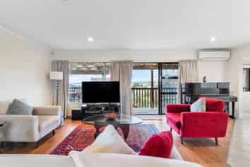 2/115 Bucklands Beach, Bucklands Beach