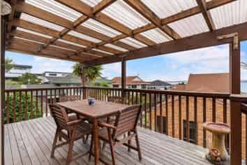 2/115 Bucklands Beach, Bucklands Beach