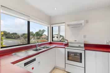 2/115 Bucklands Beach, Bucklands Beach
