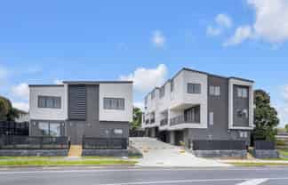 24 A-I Great South Road, Manurewa