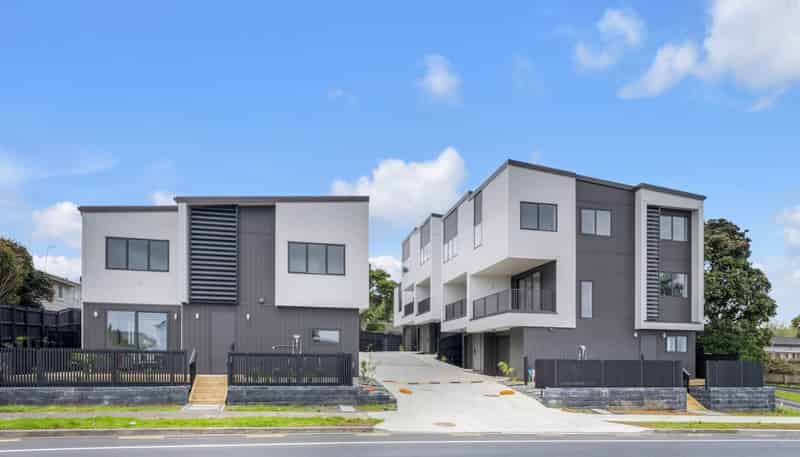 24 A-I Great South Road, Manurewa