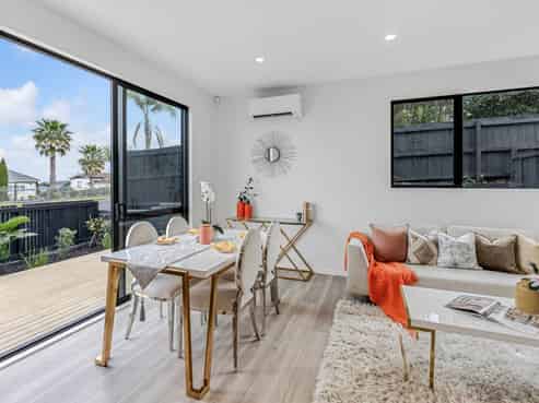 24 A-I Great South Road, Manurewa