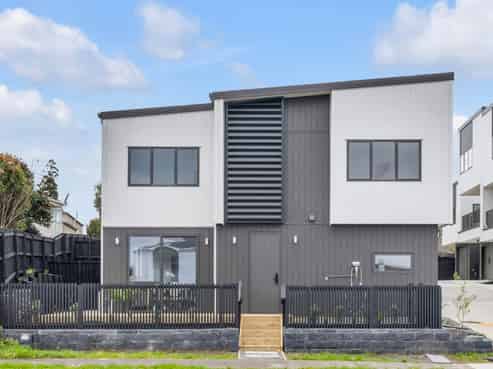 24 A-I Great South Road, Manurewa