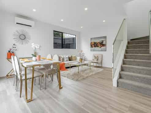 24 A-I Great South Road, Manurewa