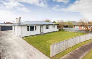 10 Battersea Place, Roslyn