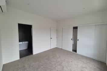 88C Sunnynook Road, Sunnynook
