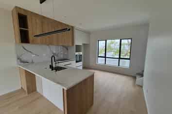 88C Sunnynook Road, Sunnynook