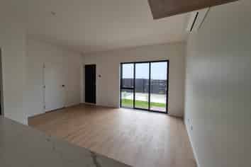 88C Sunnynook Road, Sunnynook
