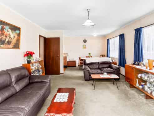 8B Grove Street, SAINT KILDA