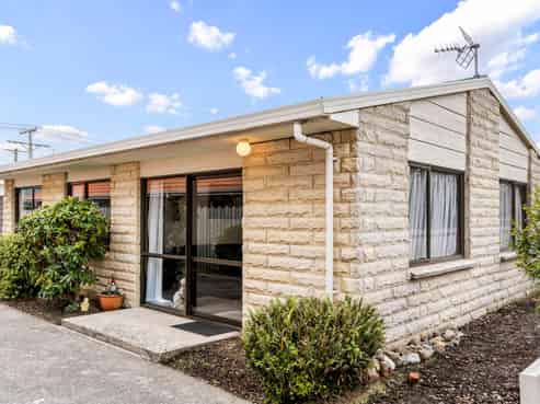 8B Grove Street, SAINT KILDA