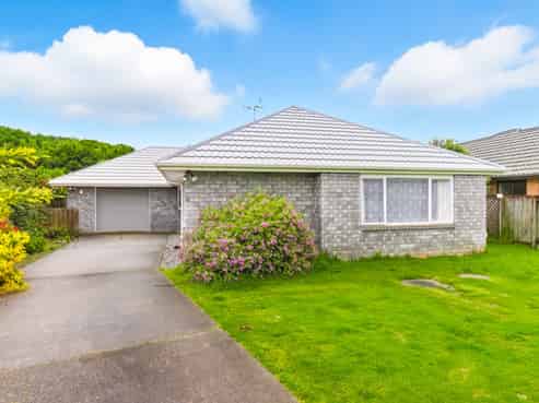 35 Spackman Crescent, Paraparaumu
