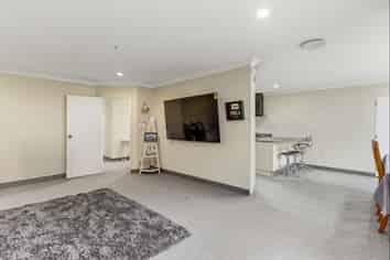 35 Spackman Crescent, Paraparaumu