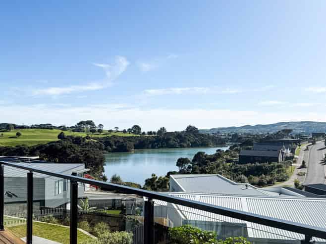 15 Maataitai Road, Raglan