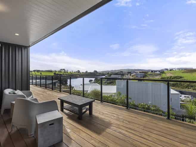 15 Maataitai Road, Raglan