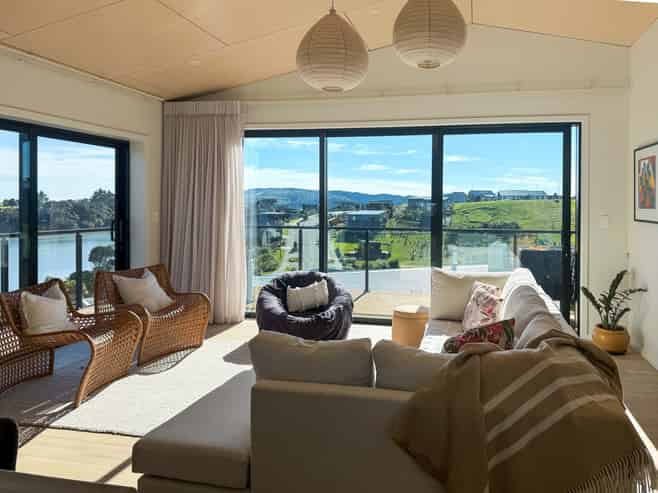15 Maataitai Road, Raglan