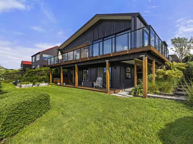 15 Maataitai Road, Raglan