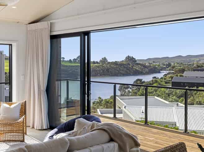 15 Maataitai Road, Raglan