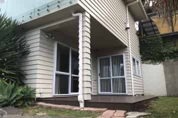 8A Glenreagh Place, Torbay