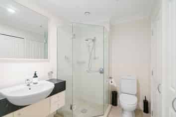 1E/118 Gladstone Road , Parnell
