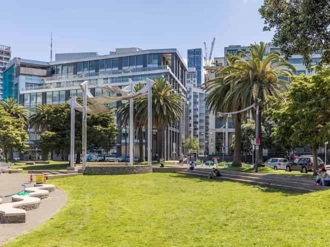 Premium green-rated office