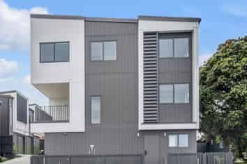 24D Great South Road, Manurewa
