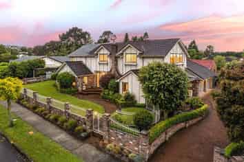 102 Chelsea View Drive, Chatswood