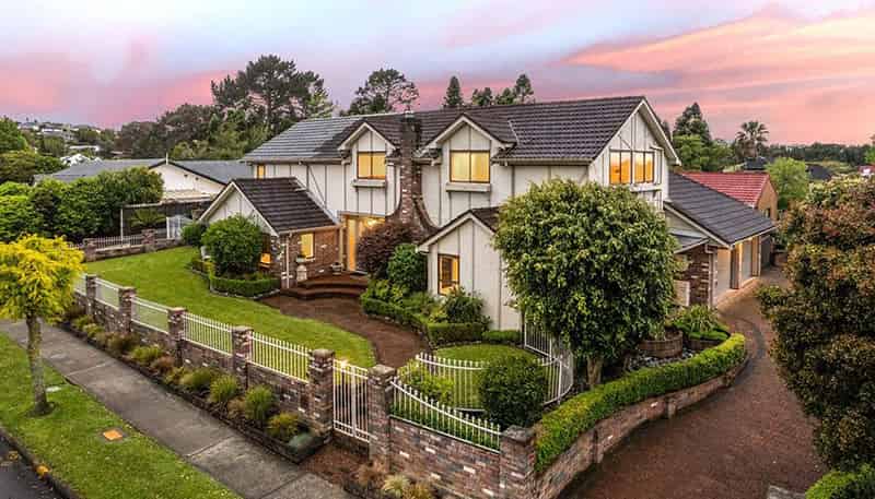 102 Chelsea View Drive, Chatswood