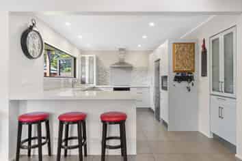 102 Chelsea View Drive, Chatswood