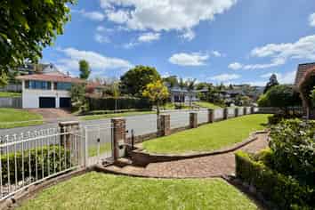 102 Chelsea View Drive, Chatswood