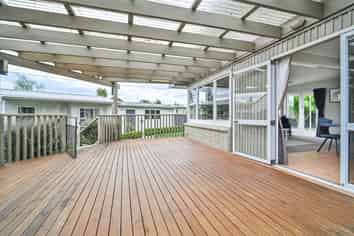 937 Nelson Street North, Mahora