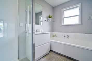 937 Nelson Street North, Mahora