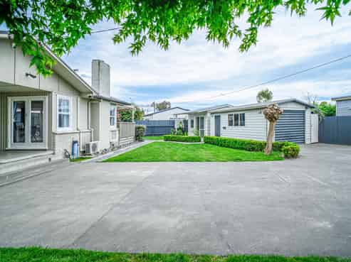 937 Nelson Street North, Mahora