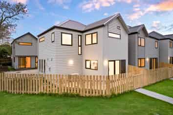 60A Fitzherbert Avenue, West Harbour