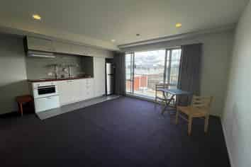 2j/3 Keystone Avenue, Mount Roskill