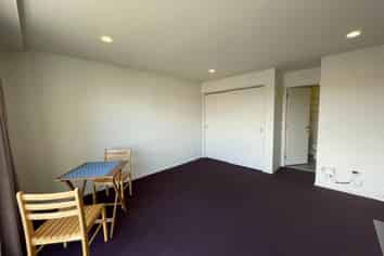 2j/3 Keystone Avenue, Mount Roskill