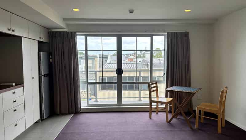 2j/3 Keystone Avenue, Mount Roskill