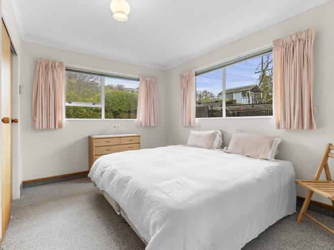 8 Burns Street, Westown