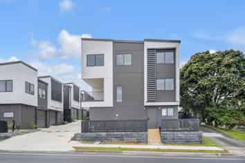 24A Great South Road, Manurewa