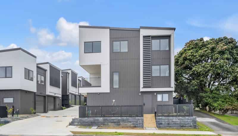 24A Great South Road, Manurewa