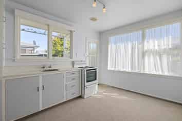 1A Quinns Road, Shirley